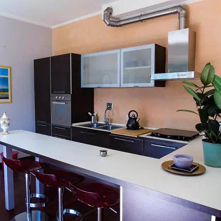 Francesca House Apartment
